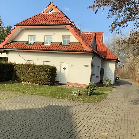 4 Friedenstrasse * Zingst